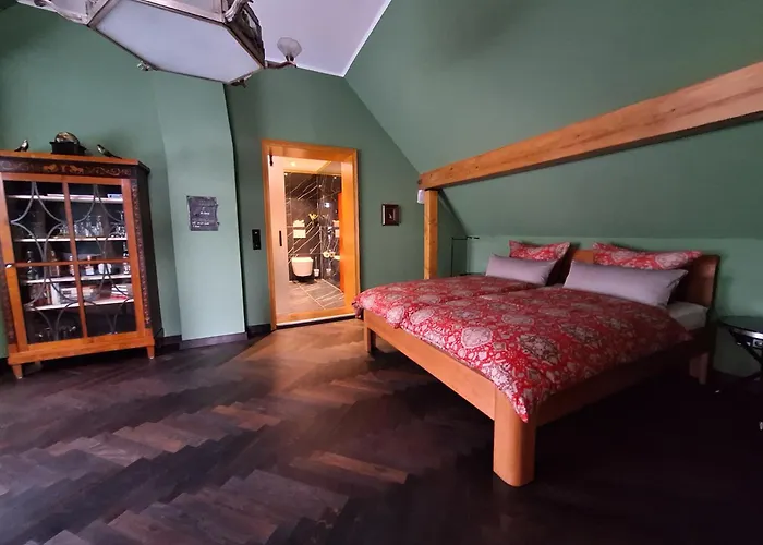 Gruenes Gold Am Leisberg Couette-café 4*